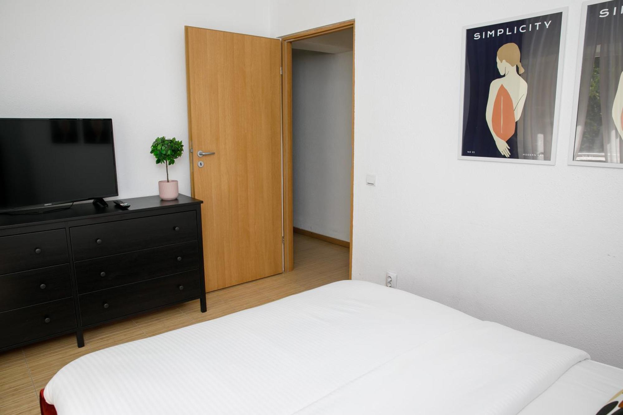 Color Apartments Corneliu Coposu No3 Bucharest Luaran gambar