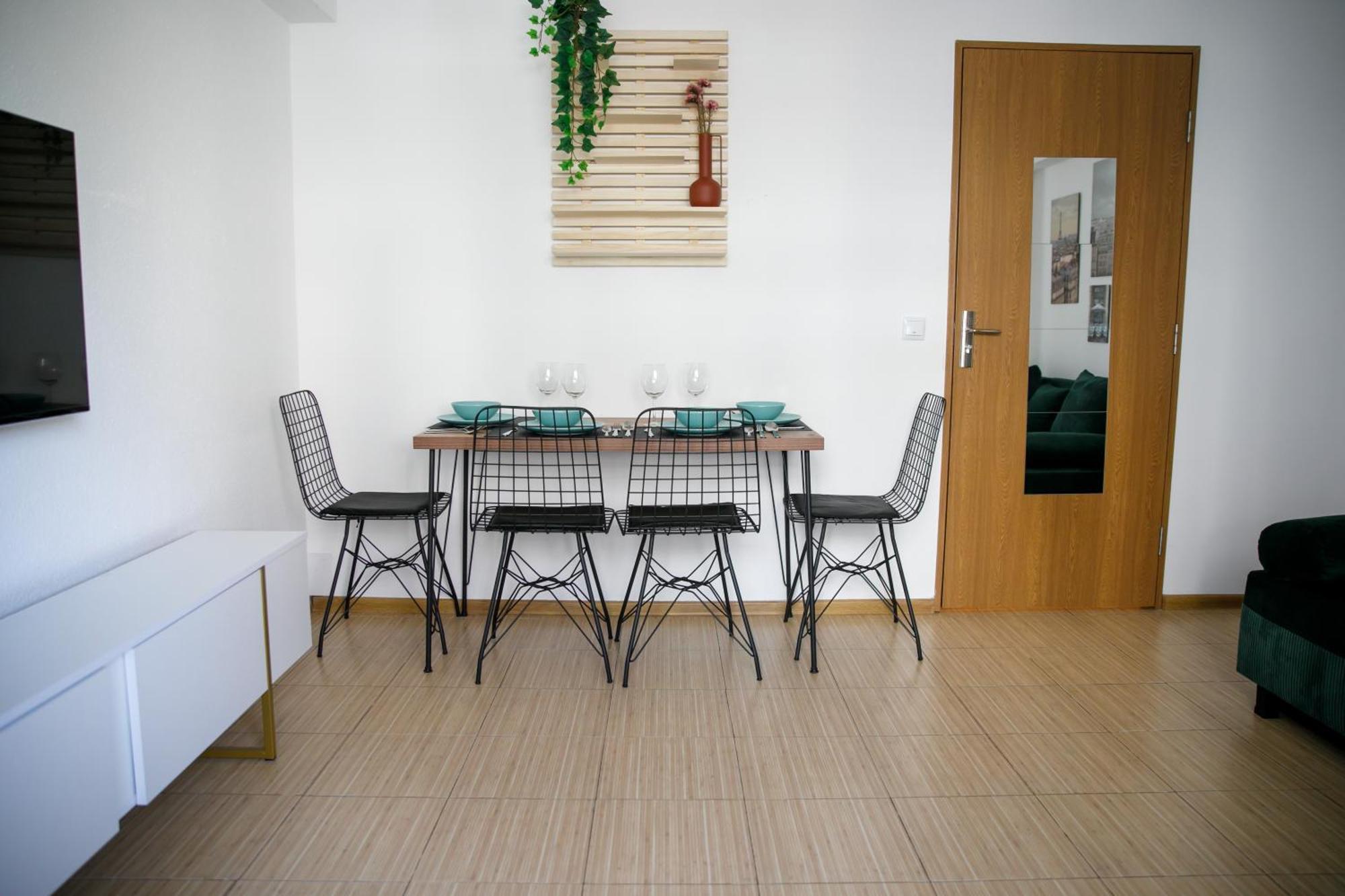 Color Apartments Corneliu Coposu No3 Bucharest Luaran gambar