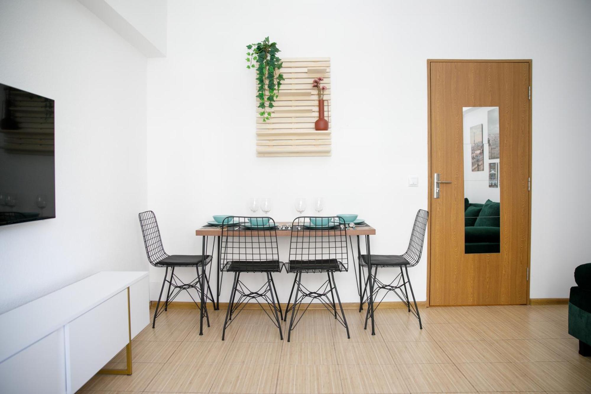 Color Apartments Corneliu Coposu No3 Bucharest Luaran gambar