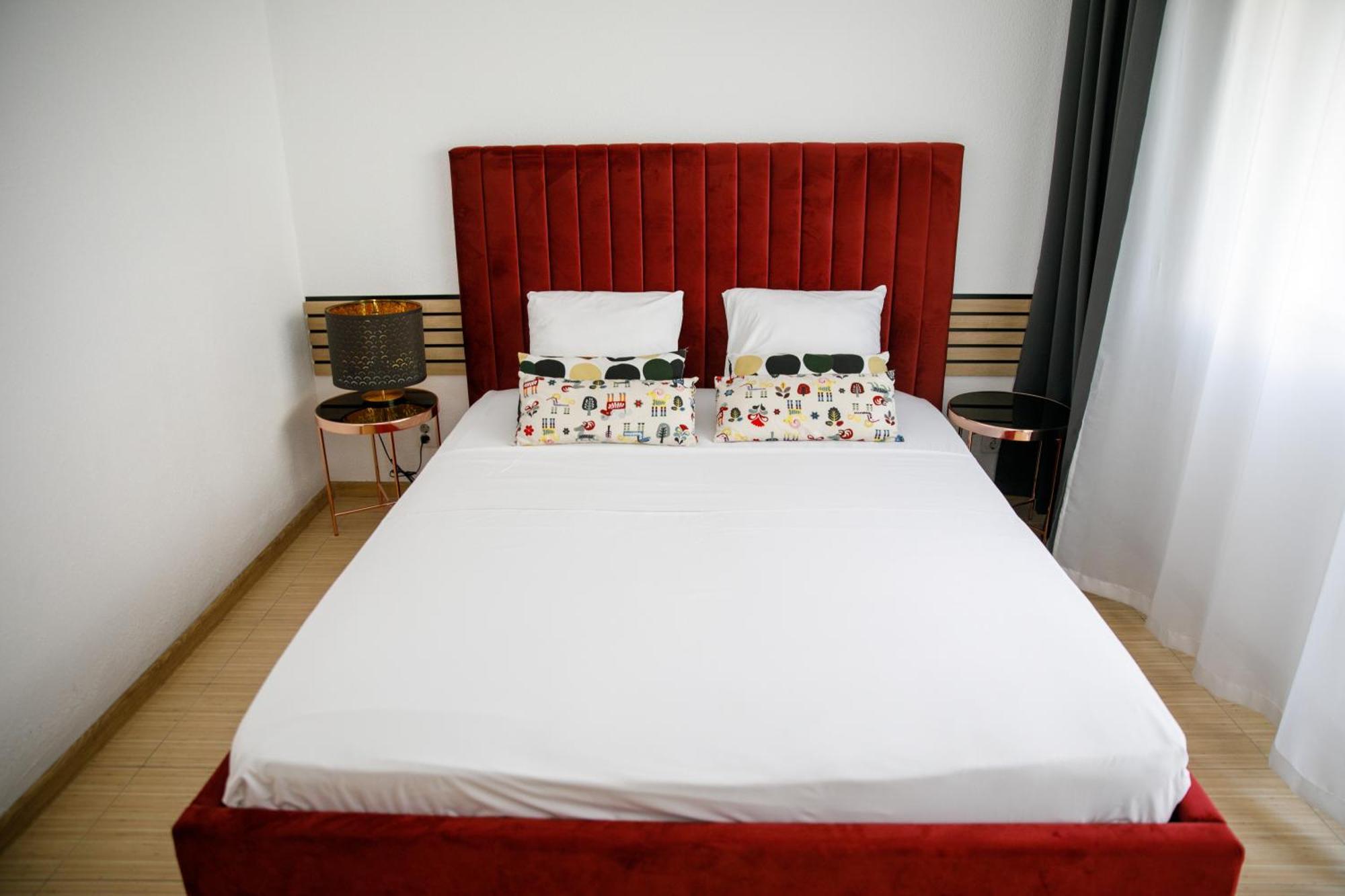 Color Apartments Corneliu Coposu No3 Bucharest Luaran gambar