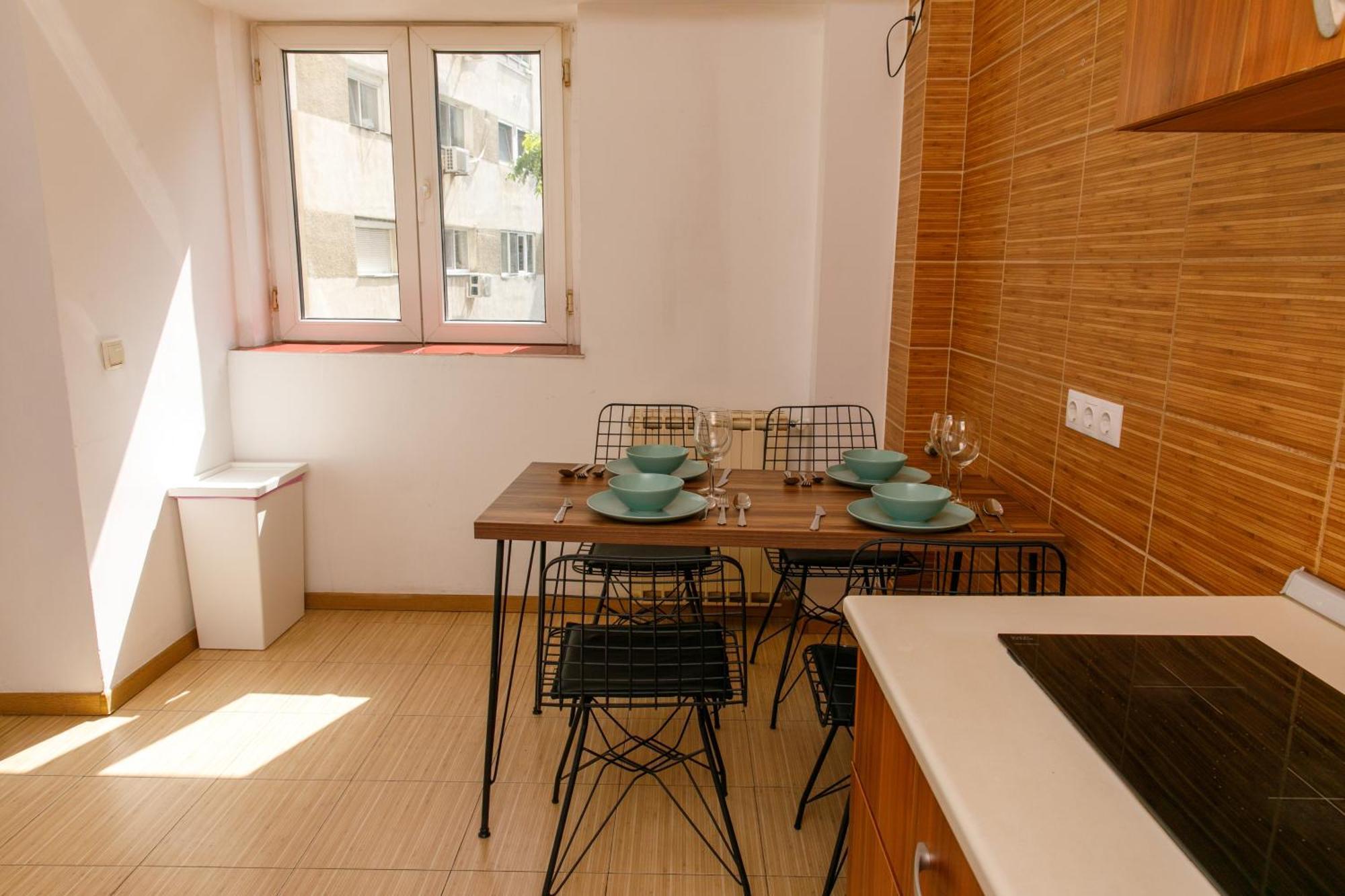 Color Apartments Corneliu Coposu No3 Bucharest Luaran gambar